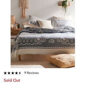 sold out Urban Outfitters King Duvet Color & Shams